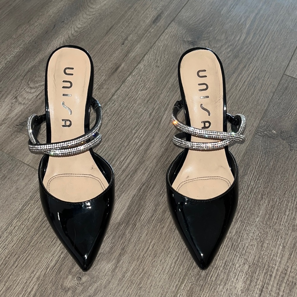 pointy triangle toed black party heels comfortable